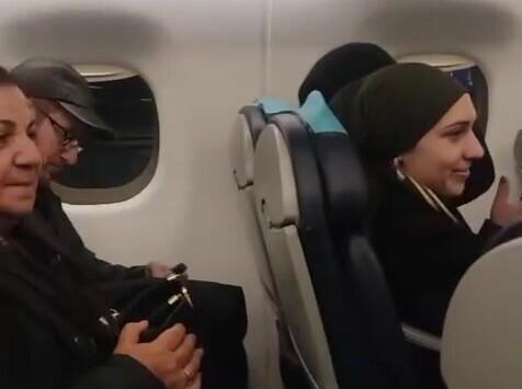 "Sizinlə danışan təyyarə bələd&ccedil;isi H&ouml;kumə Əliyevadır"  Yeni VİDEO yayıldı