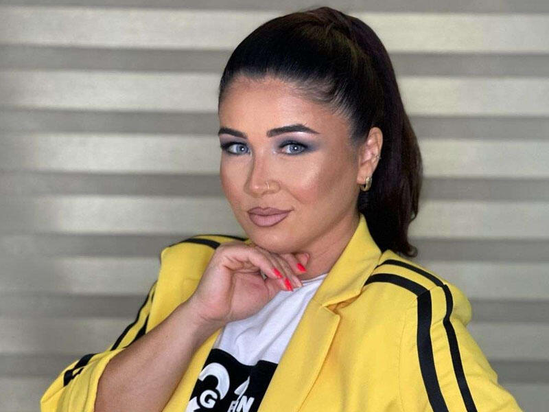 Elnarə dəyişib belə oldu