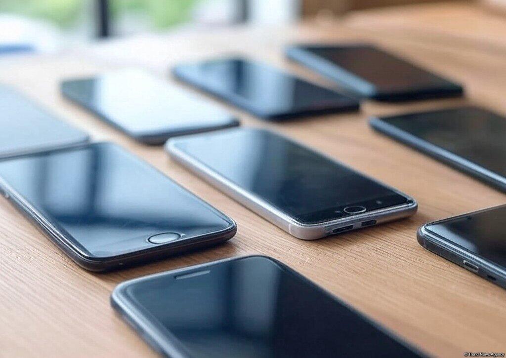 &Ouml;lkəyə gətirilən bir ədəddən &ccedil;ox telefona 100 manat aksiz vergisi tətbiq ediləcək