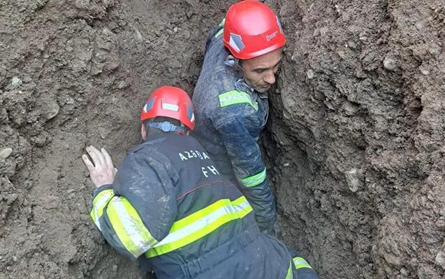 Dərəyə yıxılıb k&ouml;məksiz qalan qadın xilas edildi