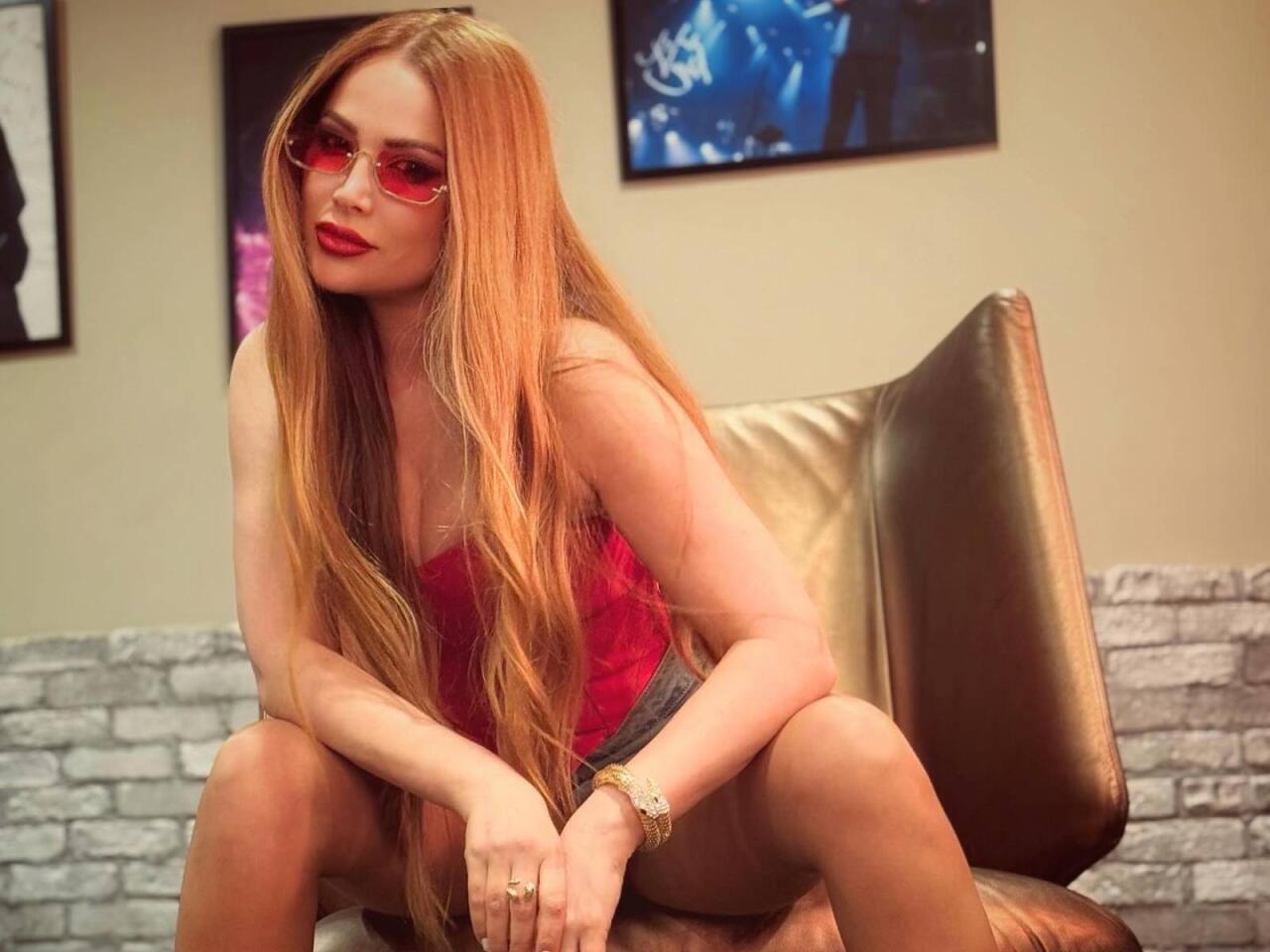 Nigar 9 il sonra onunla BARIŞDI