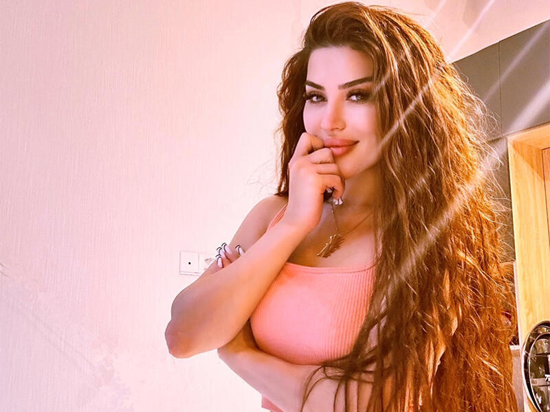 "2 oğul anası azərbaycanlı m&uuml;ğənni gizlincə ƏRƏ GEDİB: hamilədir?"  &ouml;z&uuml;