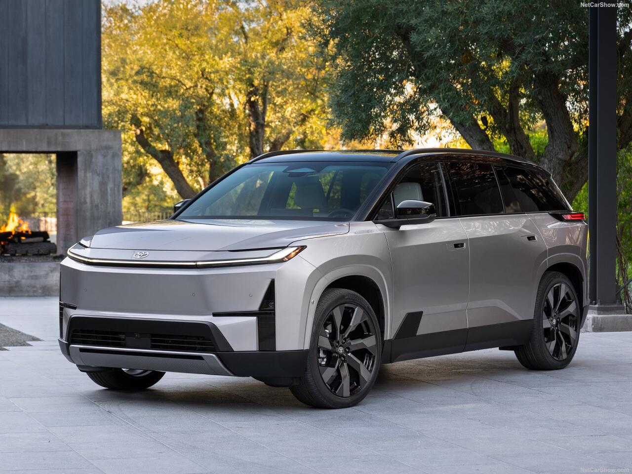 "Toyota" yeni modelini təqdim etdi 