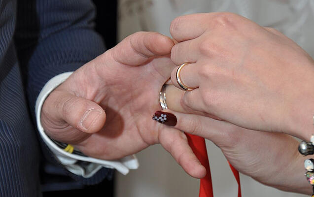 16 yaşlı qızın nişanının qarşısı alındı