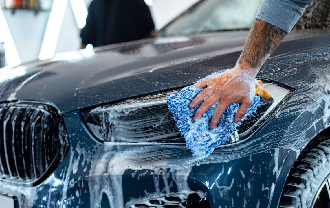 Avtomobili daim təmiz saxlamağın arxasındakı dərin psixoloji səbəblər a&ccedil;ıqlandı