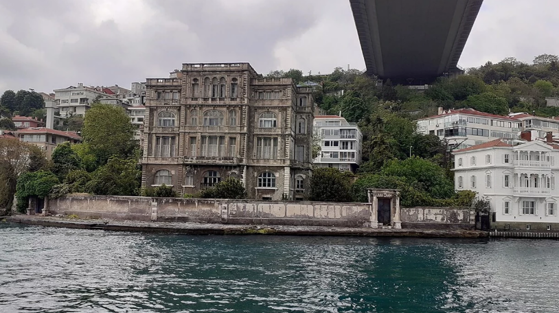 T&uuml;rkiyənin &ldquo;qiymətsiz&rdquo; malikanəsi satışa &ccedil;ıxarıldı  130 illik qala g&ouml;rkəmli malikanə