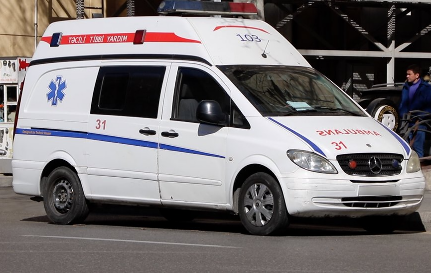 İçi sərnişinlə dolu mikroavtobus aşdı  xəsarət alanlar var