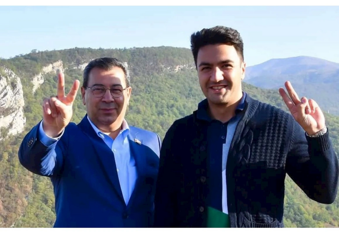 Qalmaqallı hadisəyə g&ouml;rə Səməd Seyidovun k&ouml;mək&ccedil;isi də İŞDƏN &Ccedil;IXARILDI