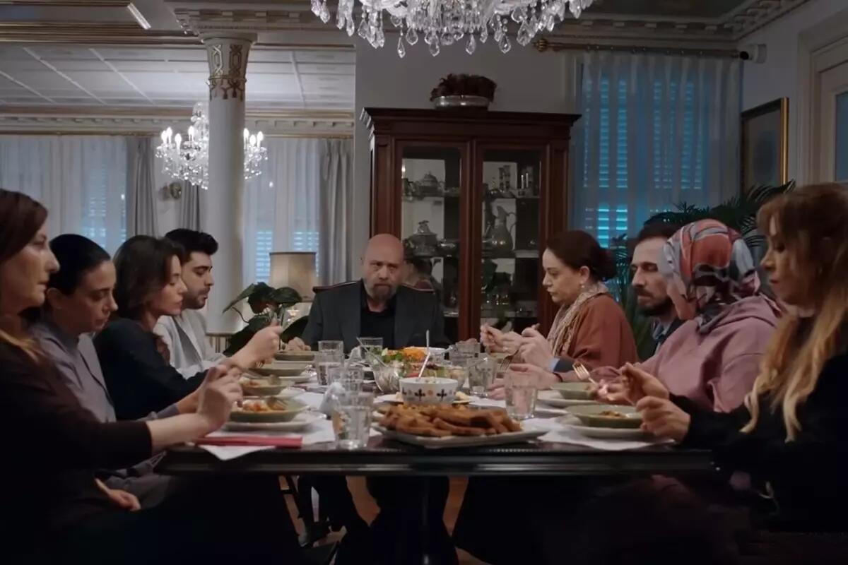 &ldquo;Kızılcık Şerbeti&rdquo;ndə &ldquo;gigiyena&rdquo; iddiası: Aktyor serialdan ayrıldı 