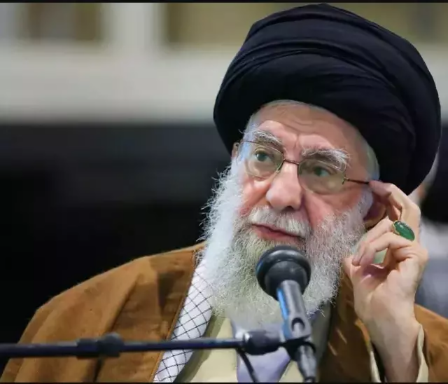 Xameneinin olduğu yerin koordinatlarını kim verib?