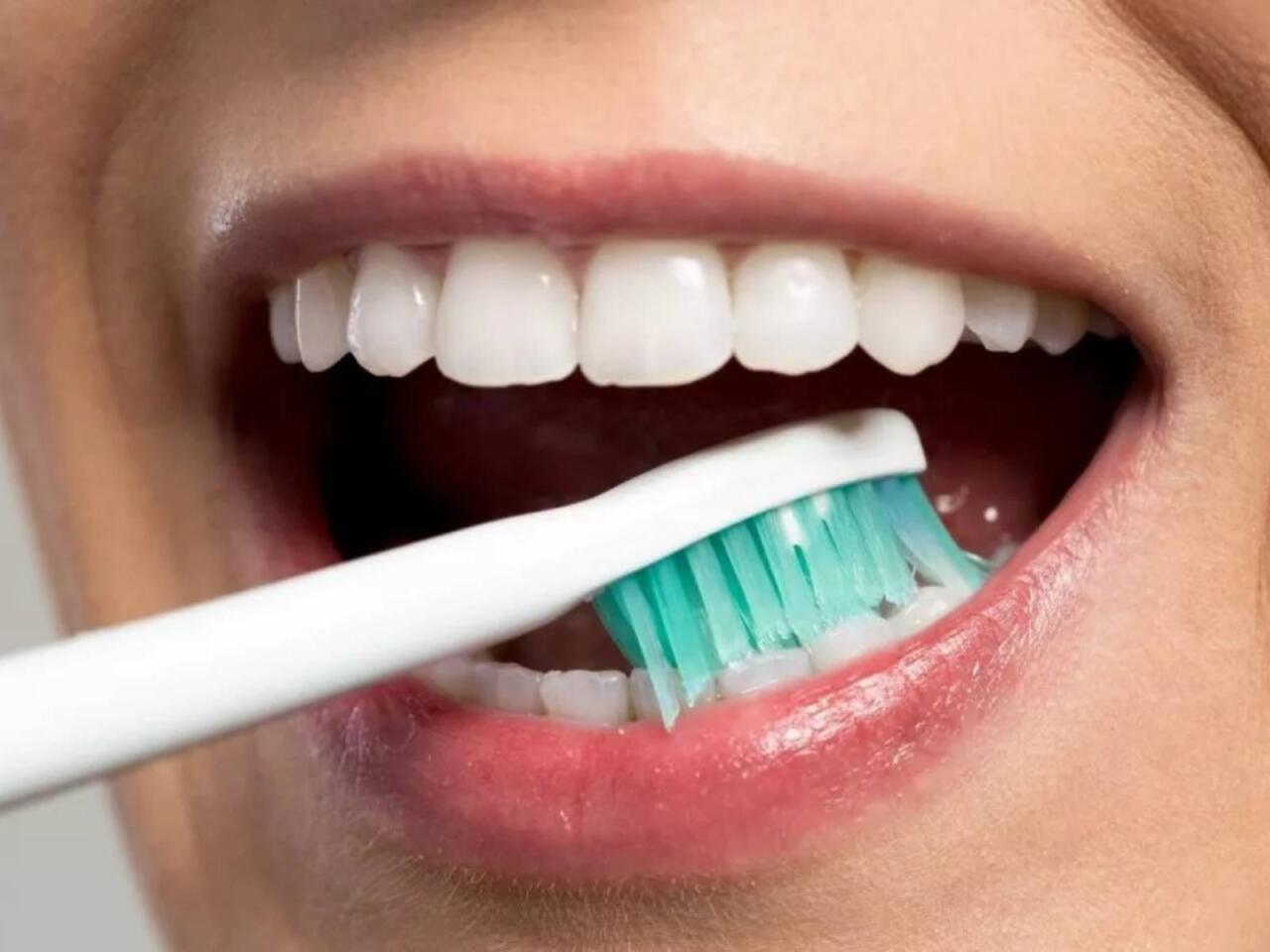 Diş fır&ccedil;alayarkən bu səhvləri ETMƏYİN