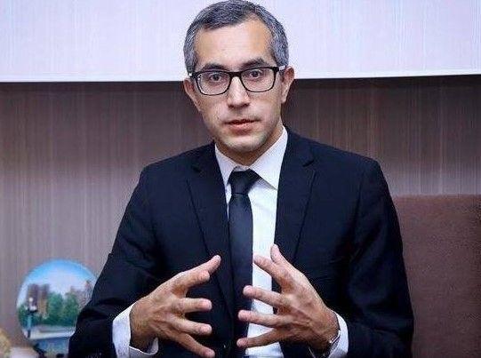 Kamran Əsədova cinayət işi a&ccedil;ıldı  Abituriyentlərə cavabları belə &ouml;t&uuml;r&uuml;rm&uuml;ş