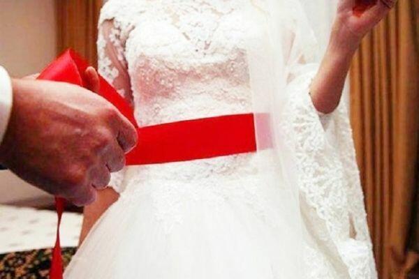 Toy günü oğlan evinin döşəməsi ÇÖKDÜ 