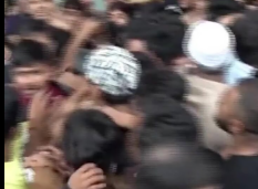 iPhone 17 almaq &uuml;&ccedil;&uuml;n n&ouml;vbədə DAVA  polislər gəldi 