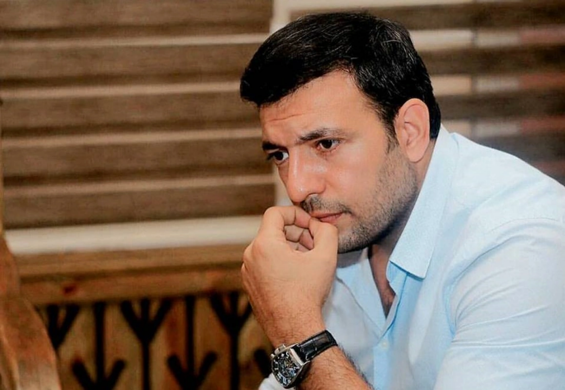 İlk dəfə qızı ilə görüntüsünü paylaşdı