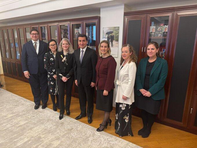 Hikmət Hacıyev Alison Hukerin ilə ErmənistanAzərbaycan s&uuml;lh g&uuml;ndəliyini m&uuml;zakirə edib