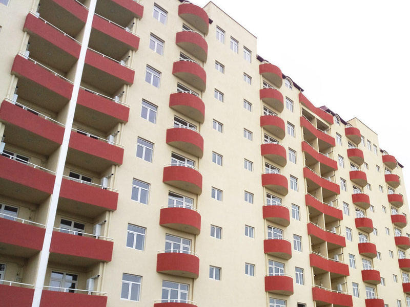 Binaların qarşısında cərimələnən sakinlər narazılıq edir