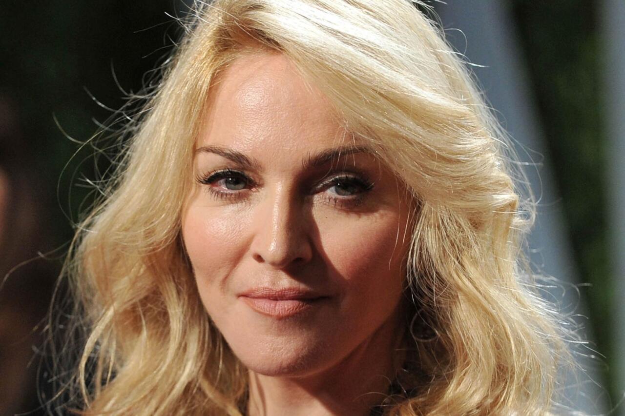 67 yaşlı d&uuml;nya ulduzunun a&ccedil;ıqsa&ccedil;ıq FOTOları m&uuml;zakirə yaratdı