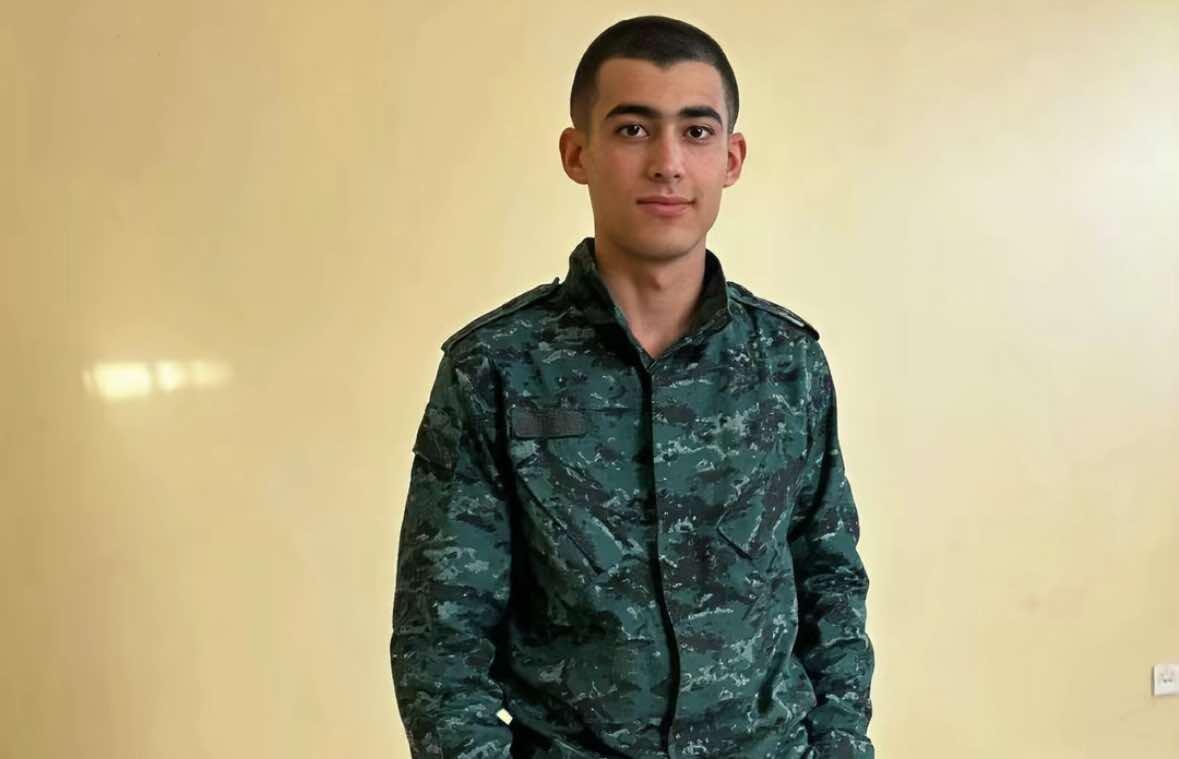 &Ouml;z&uuml;n&uuml; g&uuml;llələyən əsgərin &ouml;l&uuml;m&uuml;ndə ittiham edilən komandir azadlıqda