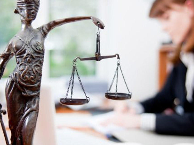 Bir vəkil kollegiyadan xaric edilib, 3 vəkilə xəbərdarlıq olunub