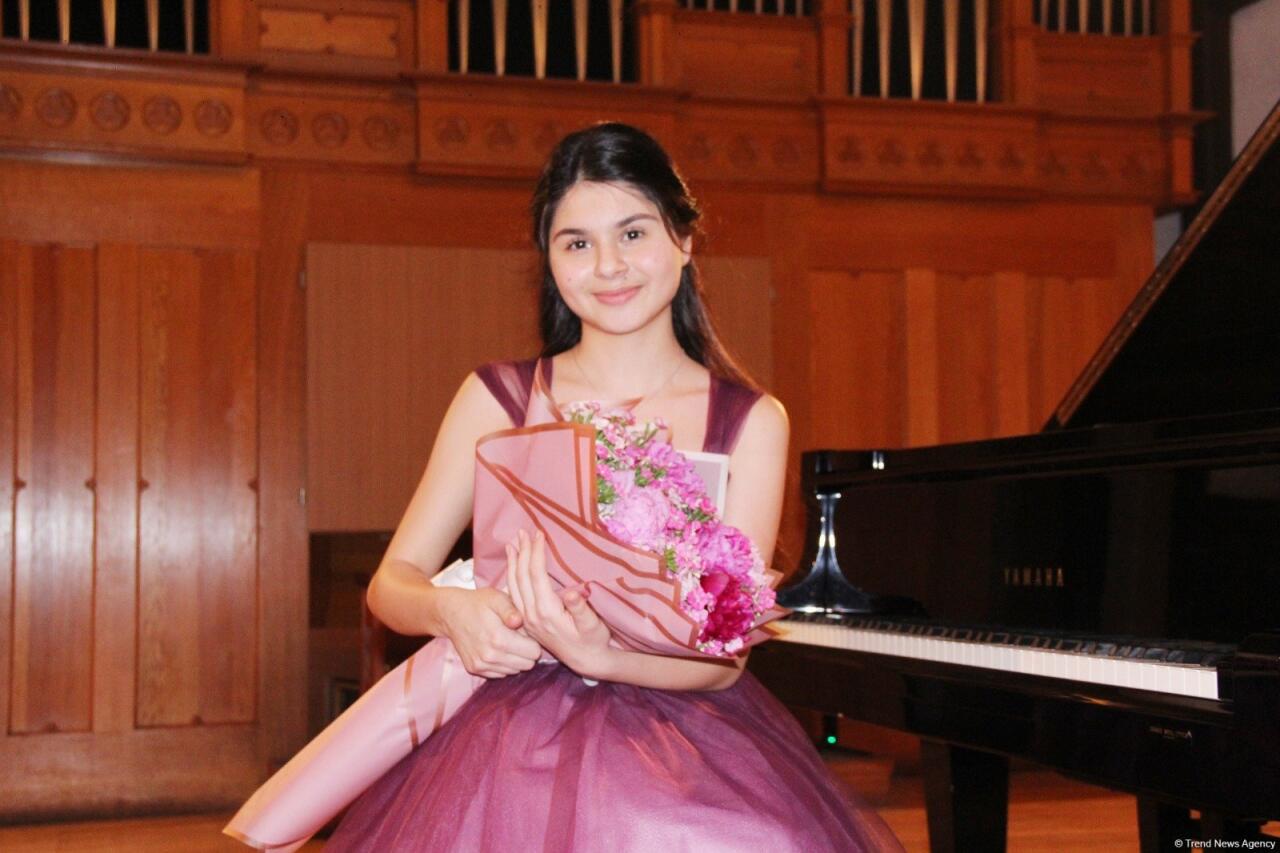 Gənc pianoçu Aydan Nuriyevanın ilk solo konserti keçirilib  FOTO