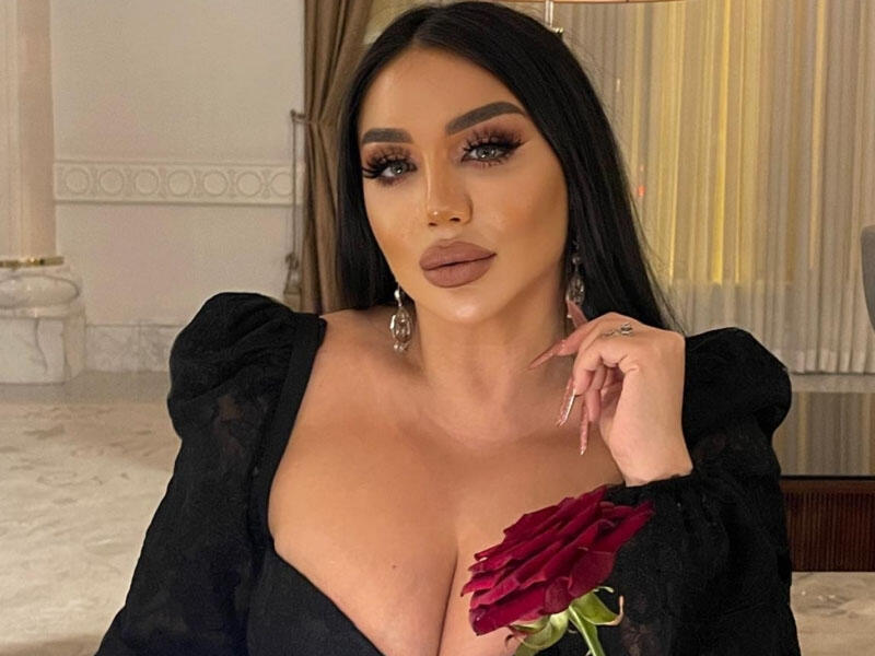 Oğluna aldığı bahalı hədiyyələri n&uuml;mayiş etdirdi 