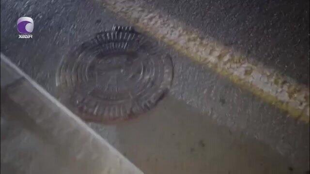 Bakıda bu yolda s&uuml;r&uuml;c&uuml;lər kanalizasiya quyusuna d&uuml;ş&uuml;rlər 