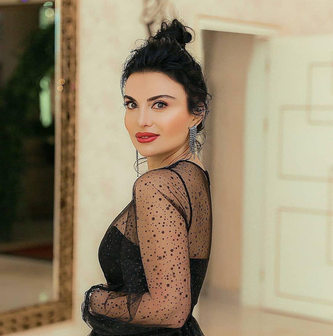 &Ccedil;i&ccedil;ək aparıcı Zauru belə SUSDURDU 