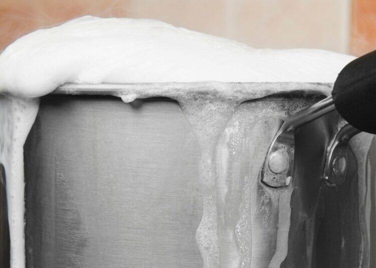 Daşan yeməklərə son  Aşpazların istifadə etdiyi 8 təsirli &uuml;sul