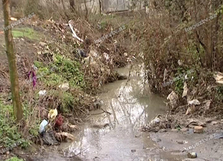 B&ouml;lgənin ən mənzərəli yeri zibilliyə &ccedil;evrilib