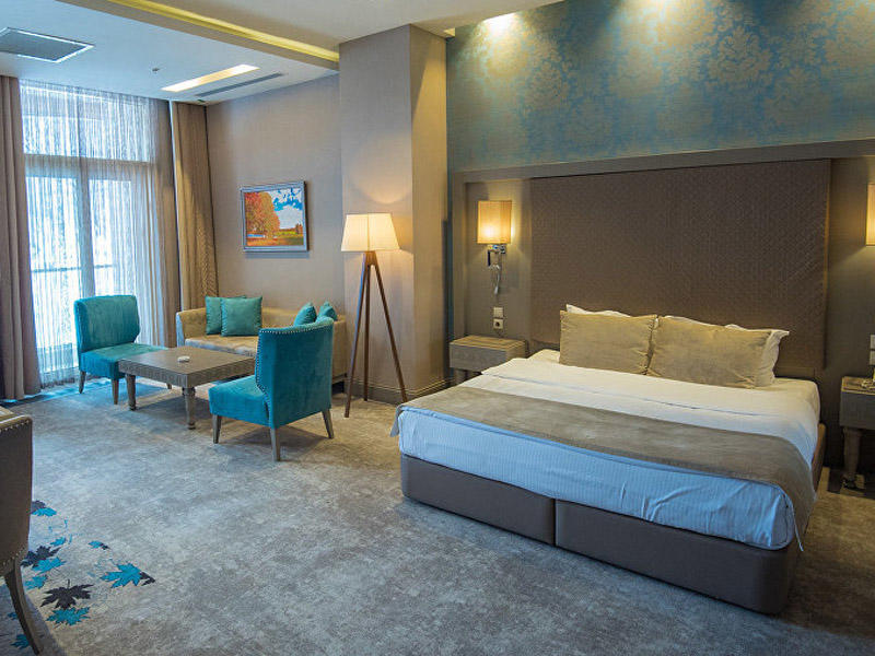 Adil H&uuml;mbətov oteldə infaktdan &Ouml;LD&Uuml;