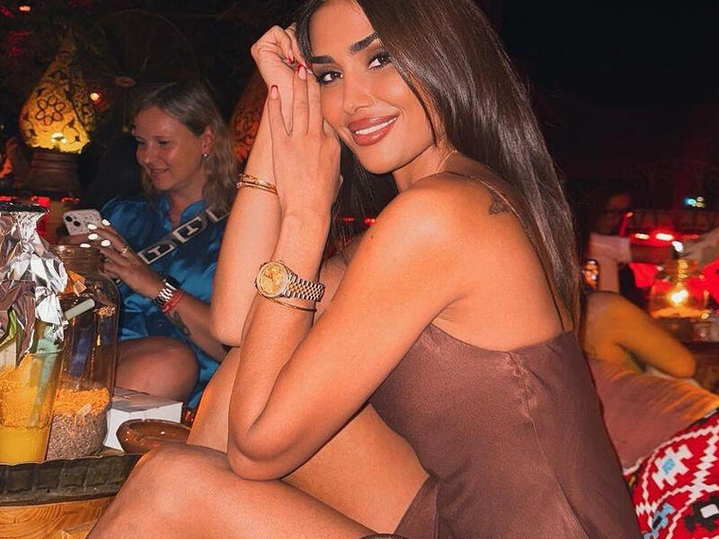 Pərvinin 100 min pulu oğurlandı