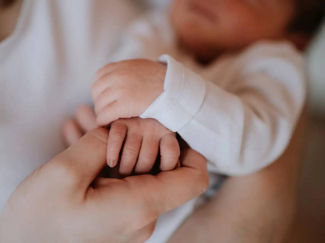 15 yaşlı qız avtobusda doğdu