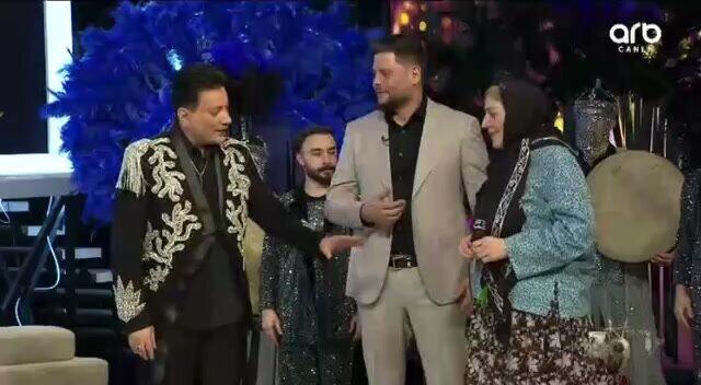 Nəsibə Zeynalovanın geyimlərində EFİRƏ &Ccedil;IXDI 