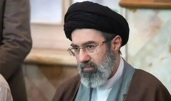 M&uuml;ctəba Xamenei bu h&uuml;cumları təkzib etdi