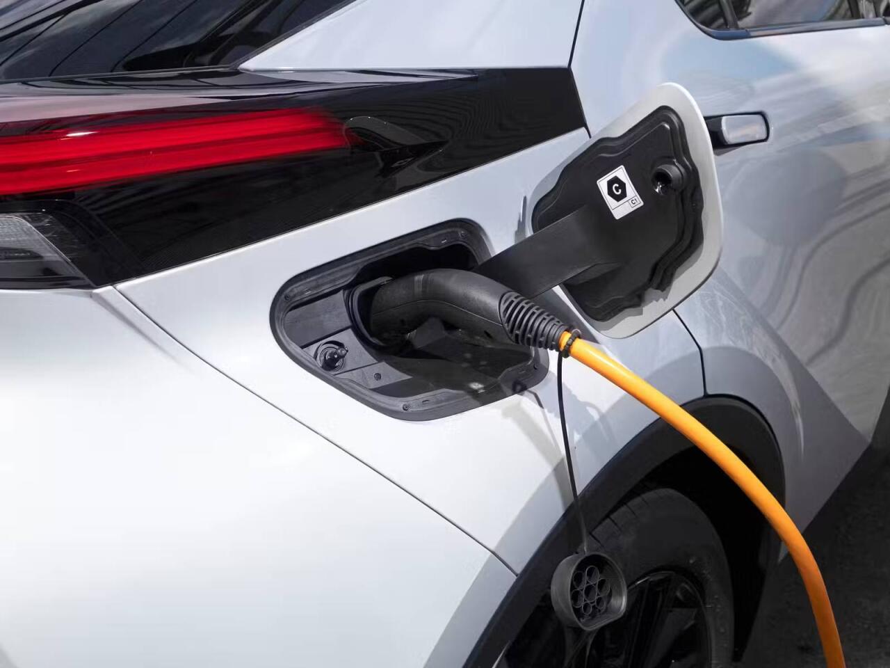 "Riskə gedib plugin hibrid almağınız mənasızdır"  Ekspert