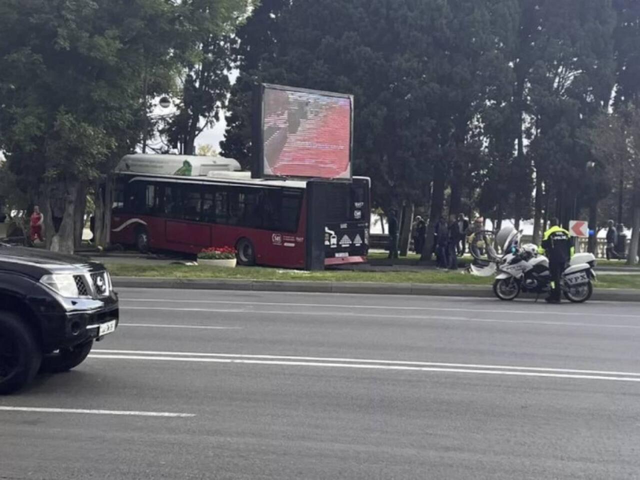 D&uuml;nənki qəzanın anbaan g&ouml;r&uuml;nt&uuml;ləri  VİDEO