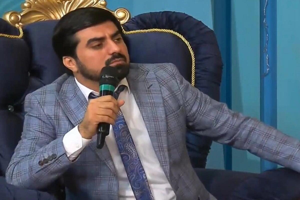 M&uuml;ğənninin hərəkətinə g&ouml;rə telekanala POLİS GƏLDİ: K&ouml;mək&ccedil;isi b&ouml;lməyə aparıldı