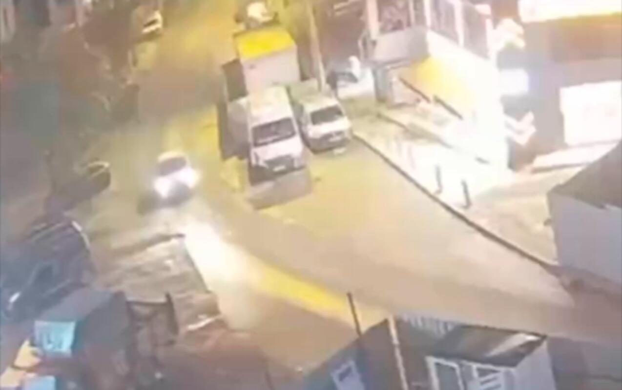 Türkiyədə faciəyə səbəb olan binanın çökmə anı 