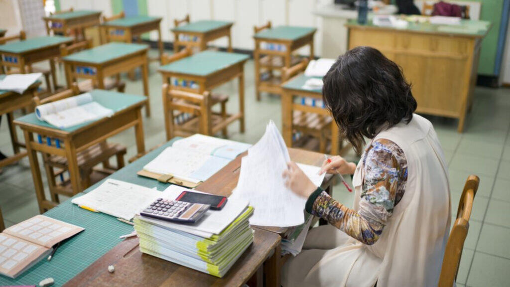 M&uuml;əllimlər &uuml;&ccedil;&uuml;n yeni mobil tətbiq istifadəyə verildi 