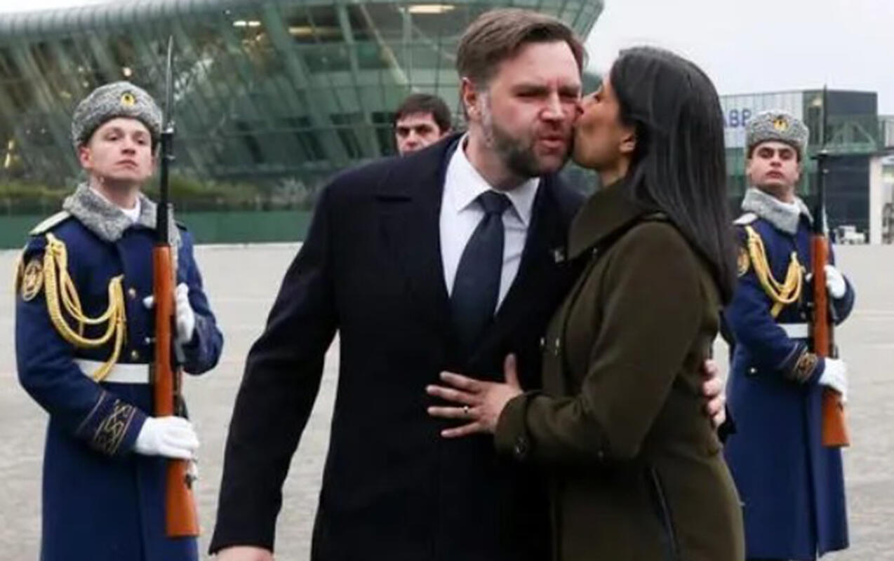 Ərini Bakı aeroportunda buna g&ouml;rə &ouml;p&uuml;bm&uuml;ş 