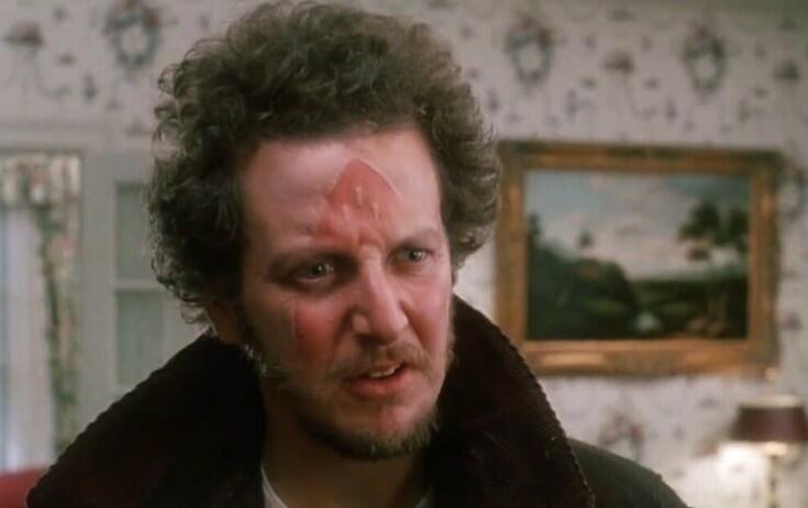 &ldquo;Evdə tək&rdquo;in aktyoru xanıma etdiyi təklifə g&ouml;rə cərimələndi