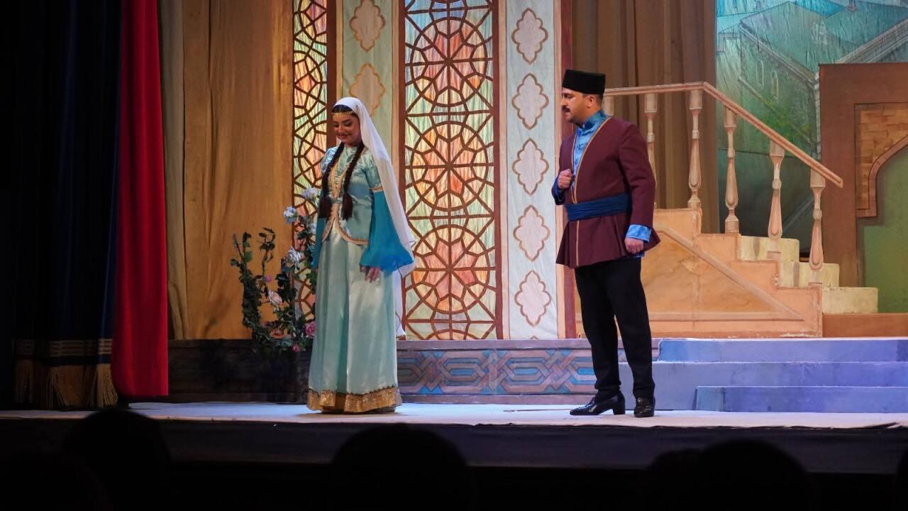 &Uuml;zeyir Hacıbəylinin &ouml;lməz "Arşın mal alan" operettasının tamaşası ke&ccedil;irildi 