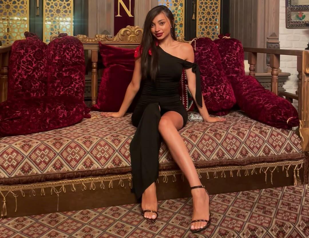 Azərbaycanlı bloqerə sevgilisi xəyanət etdi  aldığı iphone 17ni QIRDI 