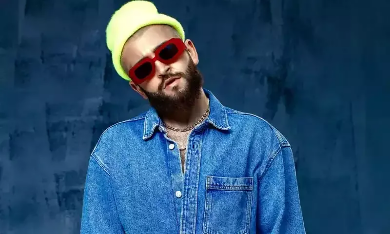 Azərbaycanlı m&uuml;ğənni fevraldan sonra hansı ayın gəldiyini BİLMƏDİ 