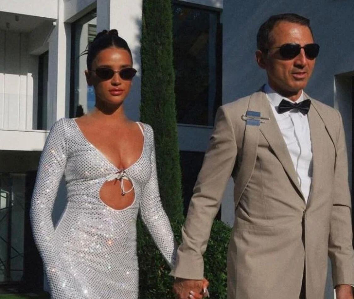 Adnan Əhmədzadənin həyat yoldaşı kimdir?