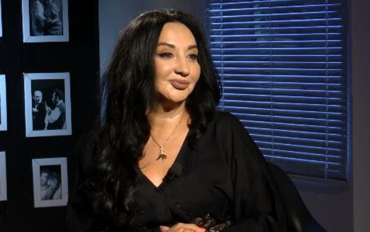 Xalq artisti m&uuml;ğənniliyə başlayır  15 minə