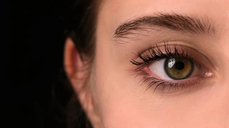 Seyrəlmiş qaşlara son: Gurlaşdırmağın sirri