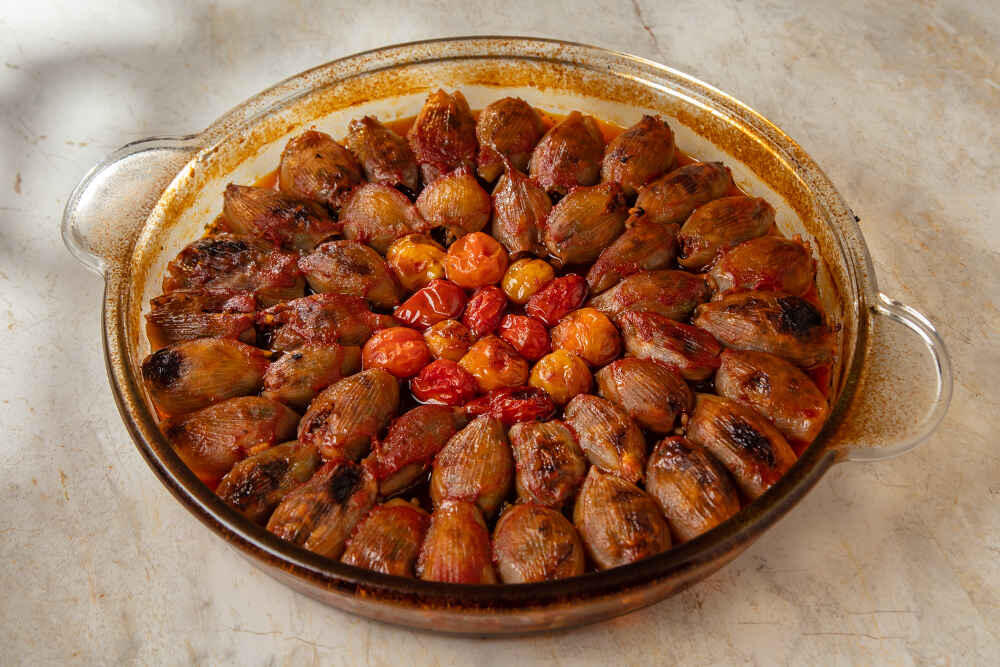 Şərq mətbəxinin incisi: Sobada soğan dolması