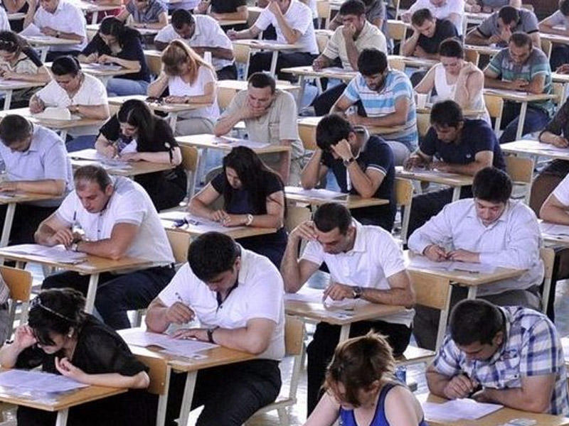 Magistraturaya sənəd qəbulu başa &ccedil;atır